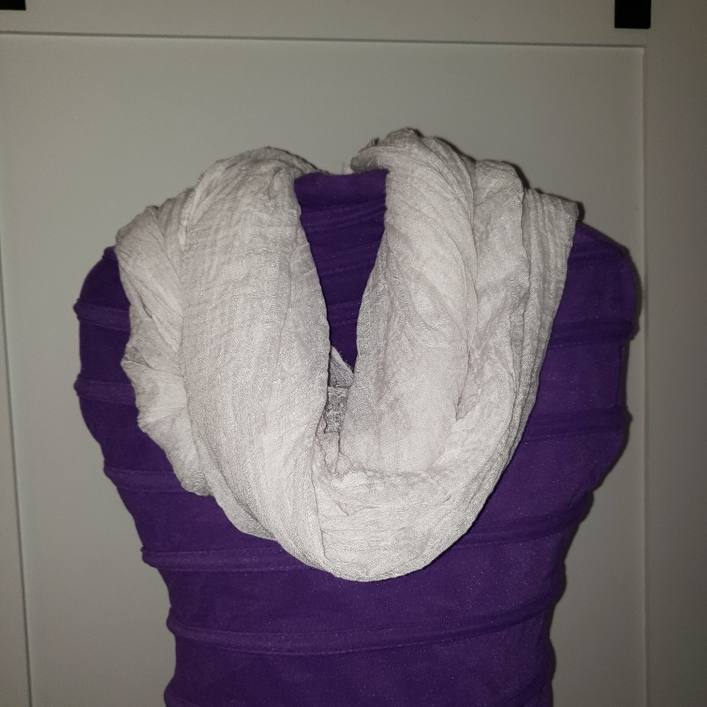 White "GAUZE-like" Infinity Scarf